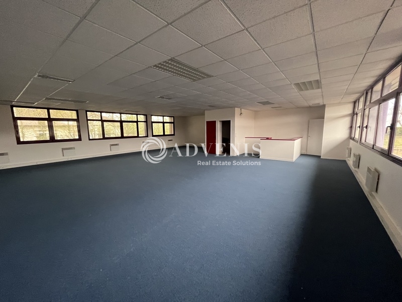 Location Bureaux VOISINS LE BRETONNEUX (78960) - Photo 2