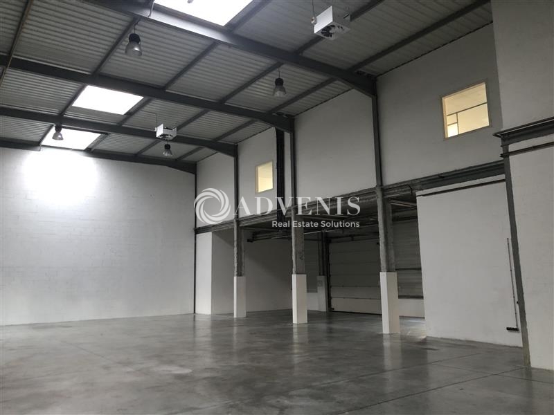 Location Activités Entrepôts ELANCOURT (78990) - Photo 4