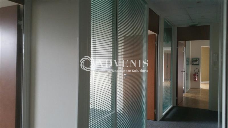 Vente Utilisateur Bureaux MONTIGNY LE BRETONNEUX (78180) - Photo 4