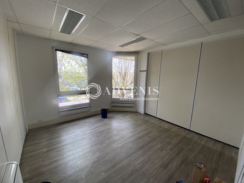 Location Activités Entrepôts MONTIGNY LE BRETONNEUX (78180) - Photo 9