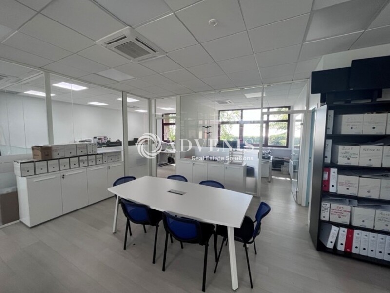 Vente Utilisateur Bureaux et activités légères VOISINS LE BRETONNEUX (78960) - Photo 4