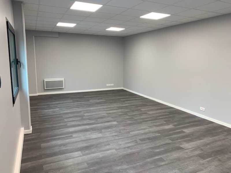 Location Activités Entrepôts BOIS D'ARCY (78390) - Photo 2