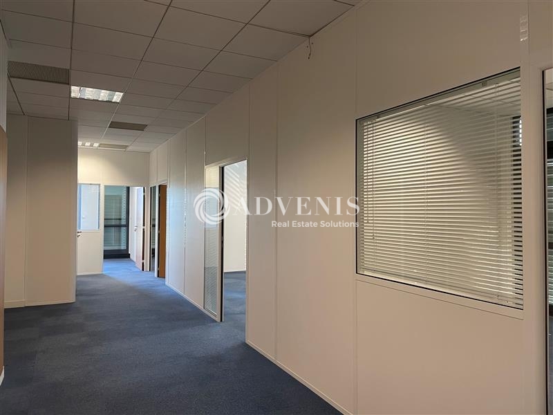 Location Bureaux ELANCOURT (78990) - Photo 4