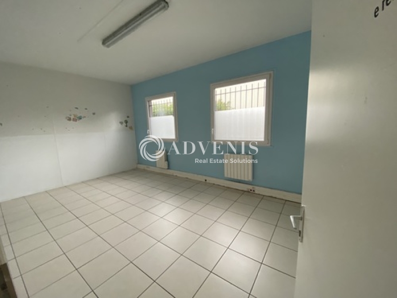 Location Activités Entrepôts TRAPPES (78190) - Photo 2