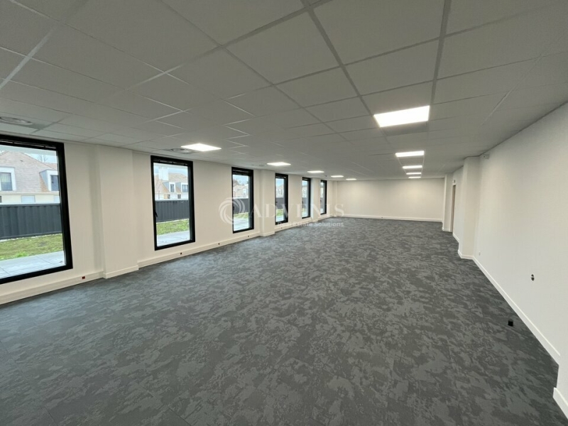 Location Bureaux PLAISIR (78370) - Photo 3