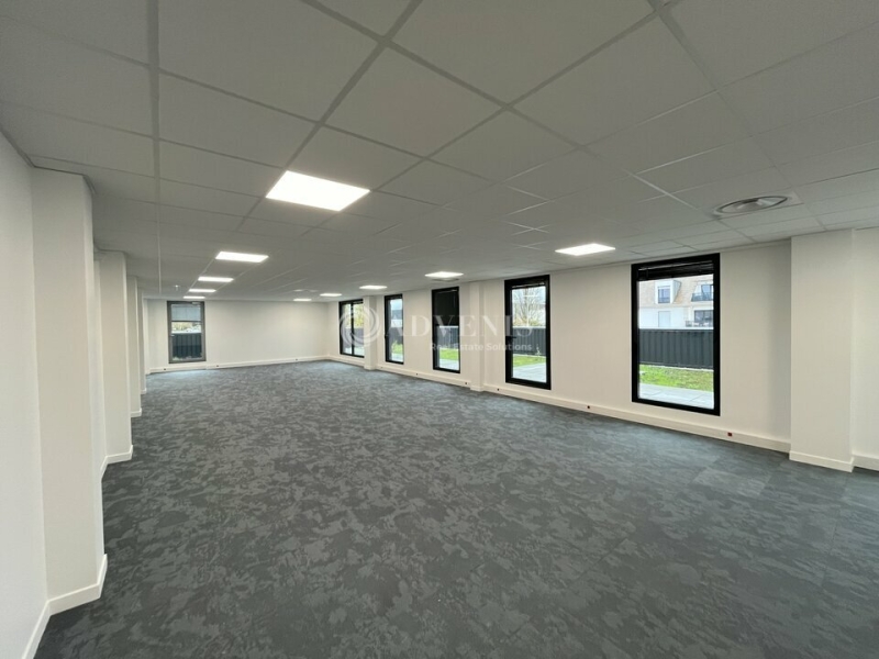 Location Bureaux PLAISIR (78370) - Photo 4