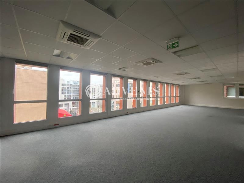 Location Bureaux MONTIGNY LE BRETONNEUX (78180) - Photo 2