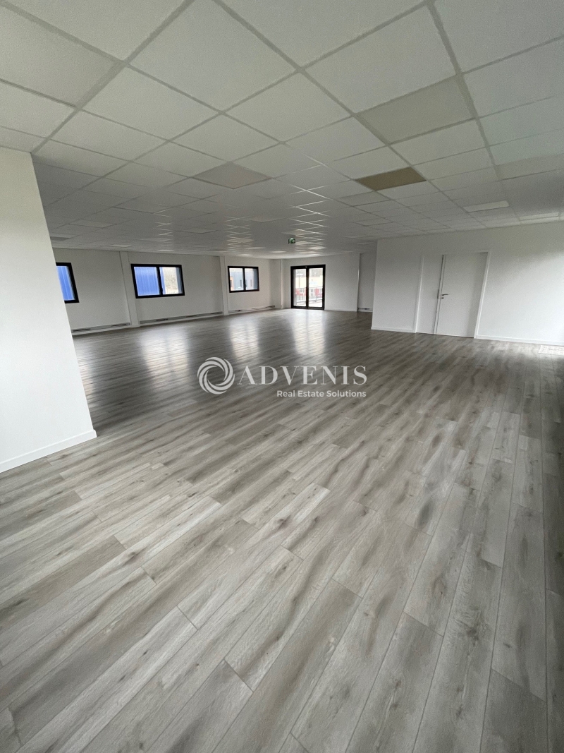 Location Bureaux GAZERAN (78125) - Photo 1