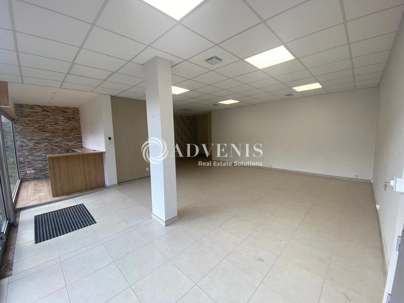 Location Commerces PLAISIR (78370) - Photo 1