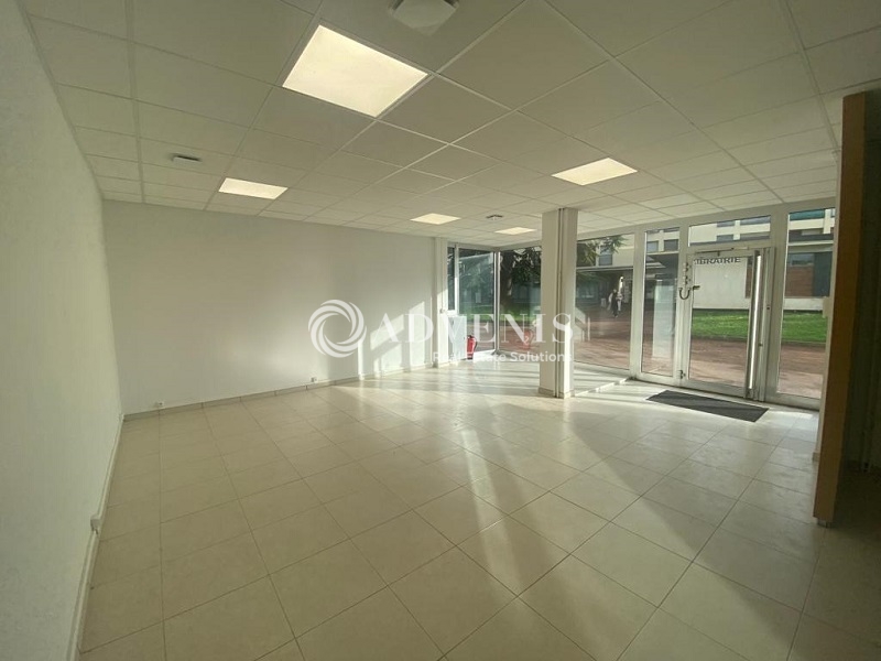 Location Commerces PLAISIR (78370) - Photo 2