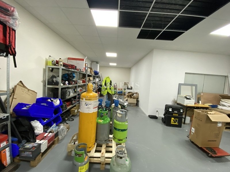 Location Activités Entrepôts MONTIGNY LE BRETONNEUX (78180) - Photo 2