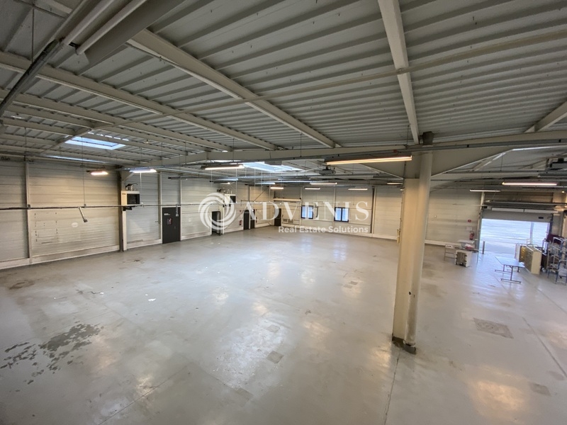 Location Entrepôts TRAPPES (78190) - Photo 1
