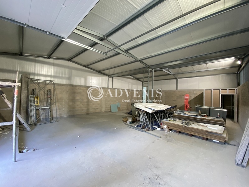 Location Entrepôts COIGNIERES (78310) - Photo 2