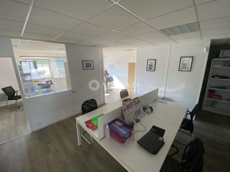 Location Activités Entrepôts TRAPPES (78190) - Photo 2