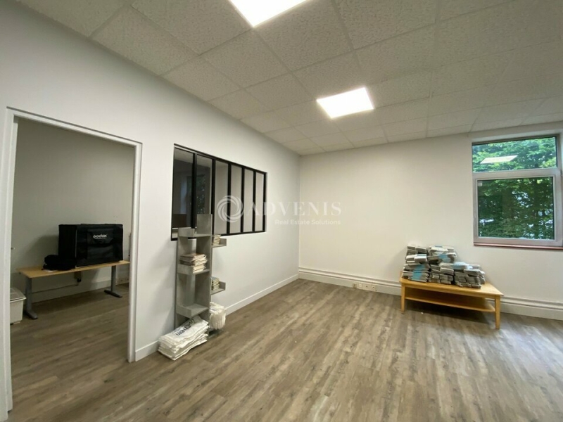 Location Activités Entrepôts VOISINS LE BRETONNEUX (78960) - Photo 2