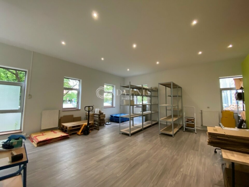 Location Activités Entrepôts VOISINS LE BRETONNEUX (78960) - Photo 4