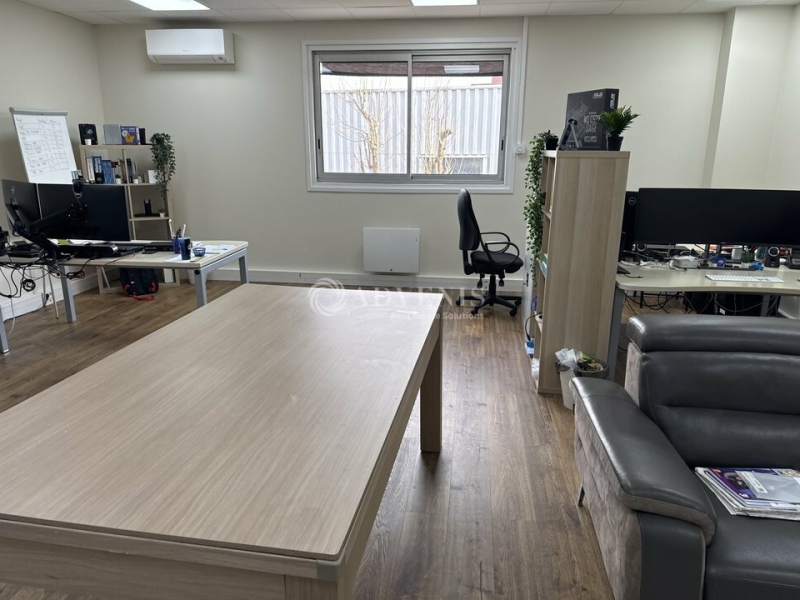 Location Bureaux MONTIGNY LE BRETONNEUX (78180) - Photo 10