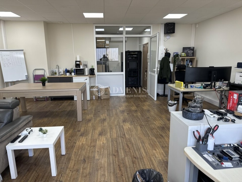 Location Bureaux MONTIGNY LE BRETONNEUX (78180) - Photo 8