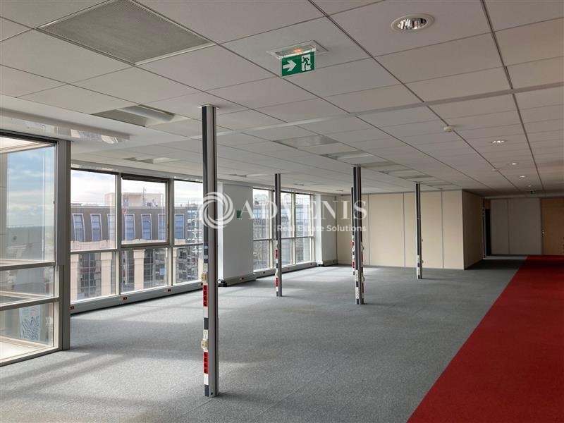 Location Bureaux MONTIGNY LE BRETONNEUX (78180) - Photo 9