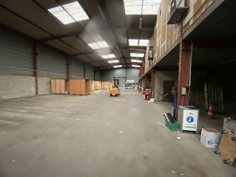 Location Activités Entrepôts ELANCOURT (78990) - Photo 1