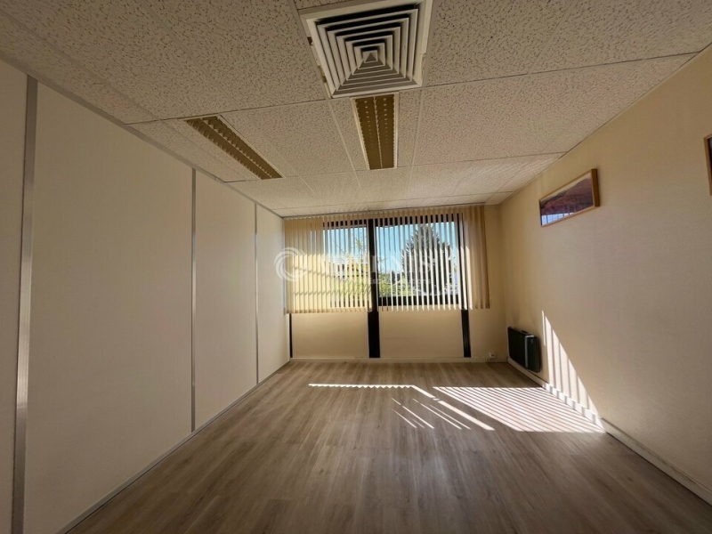 Vente Investisseur Activités Entrepôts VOISINS LE BRETONNEUX (78960) - Photo 4