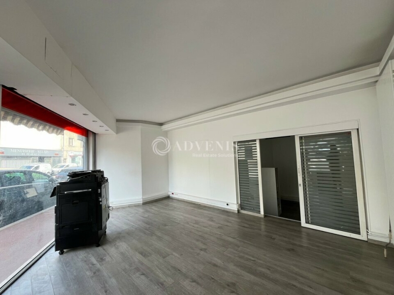 Location Commerces SAINT CYR L'ECOLE (78210) - Photo 2