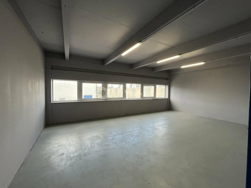 Location Activités Entrepôts TRAPPES (78190) - Photo 4