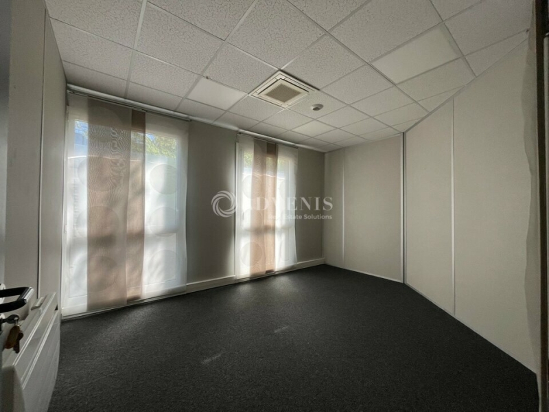 Location Bureaux et activités légères VOISINS LE BRETONNEUX (78960) - Photo 2