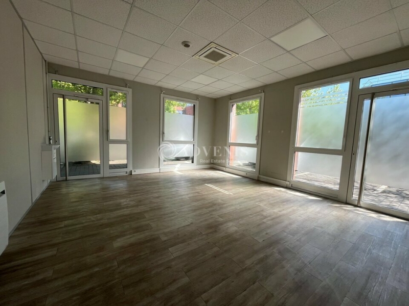 Location Bureaux et activités légères VOISINS LE BRETONNEUX (78960) - Photo 3