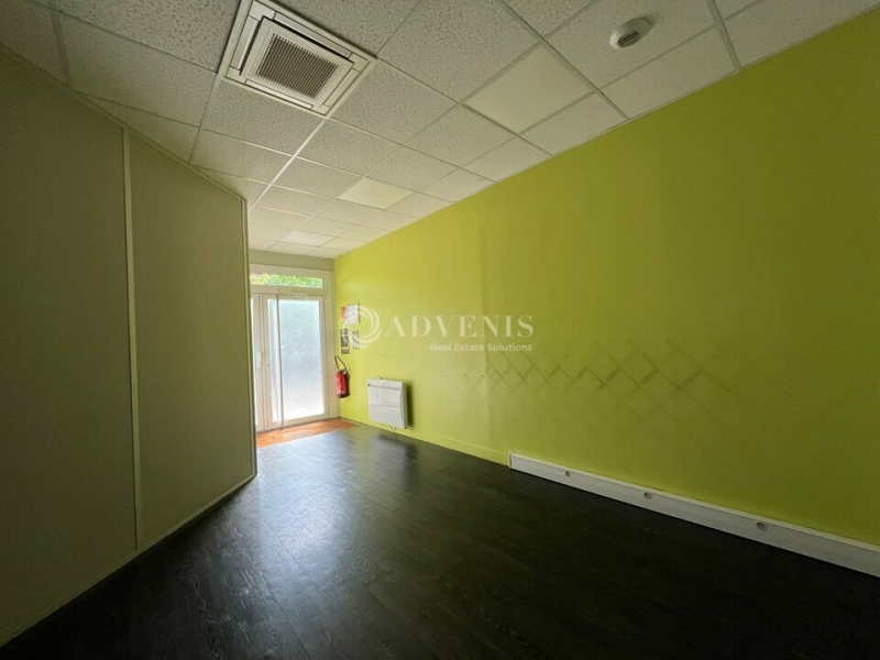 Location Bureaux et activités légères VOISINS LE BRETONNEUX (78960) - Photo 4