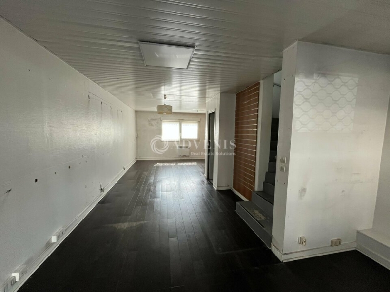 Location Commerces MONTIGNY LE BRETONNEUX (78180) - Photo 2