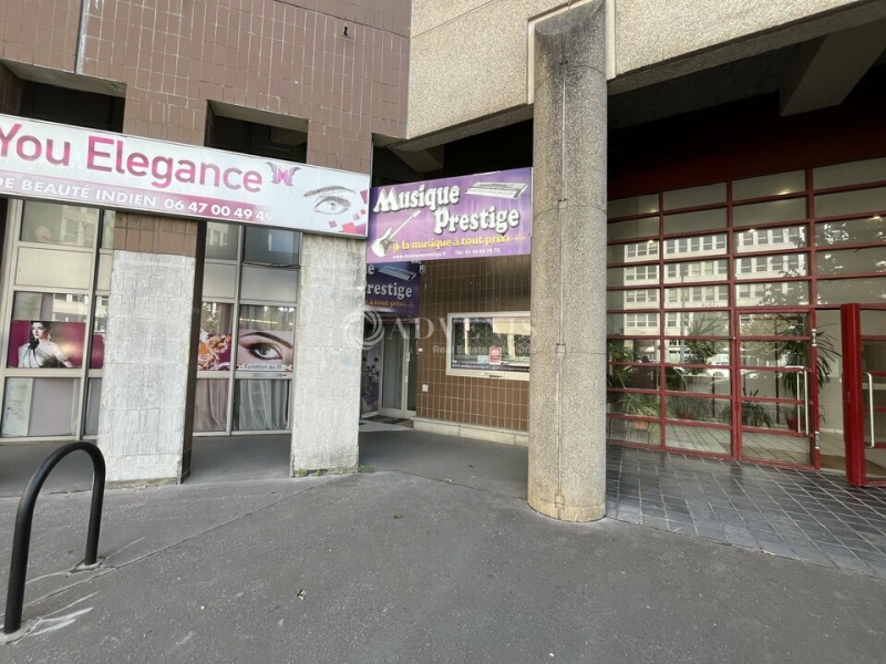 Location Commerces MONTIGNY LE BRETONNEUX (78180) - Photo 5