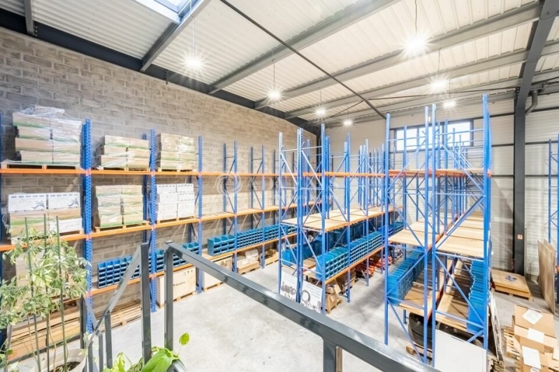 Vente Investisseur Activités Entrepôts PLAISIR (78370) - Photo 1