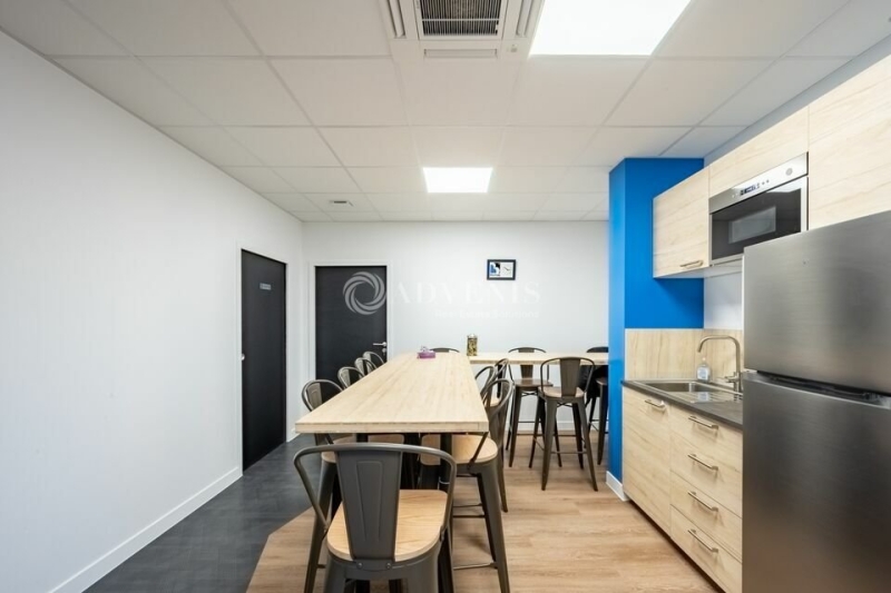 Vente Investisseur Activités Entrepôts PLAISIR (78370) - Photo 2