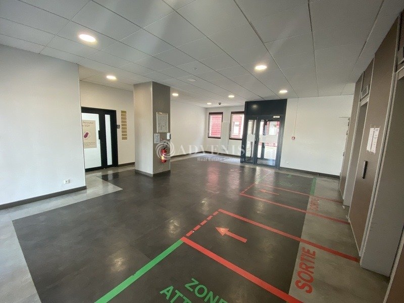 Location Bureaux MONTIGNY LE BRETONNEUX (78180) - Photo 5