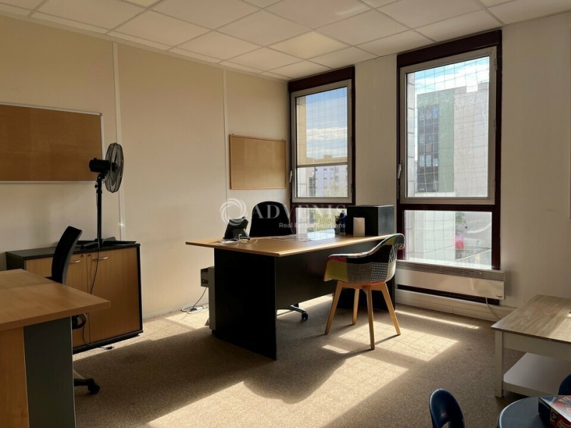 Location Bureaux MONTIGNY LE BRETONNEUX (78180) - Photo 7
