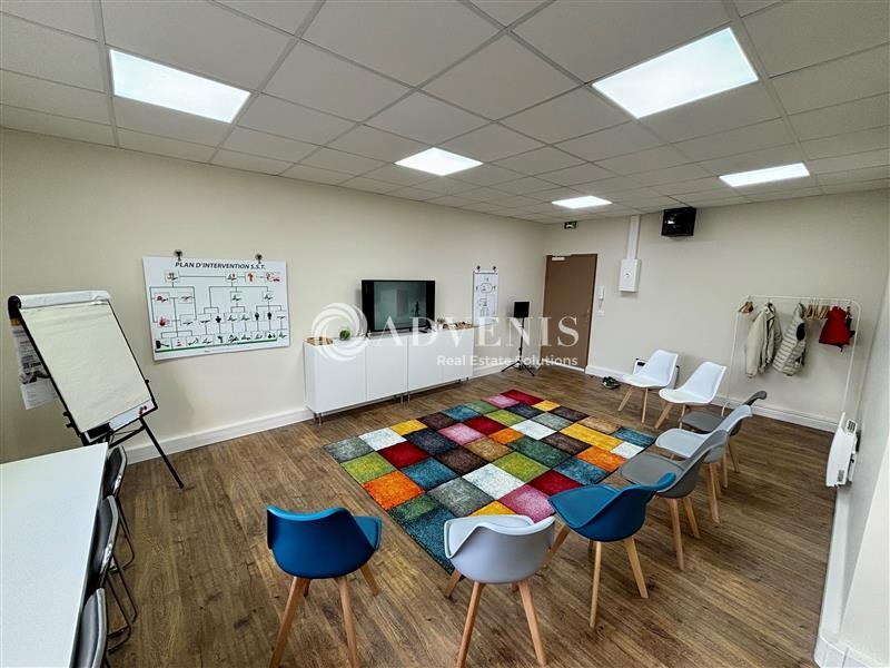 Location Bureaux MONTIGNY LE BRETONNEUX (78180) - Photo 6