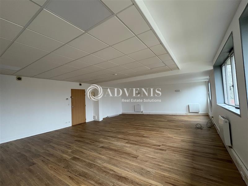 Location Bureaux VOISINS LE BRETONNEUX (78960) - Photo 2