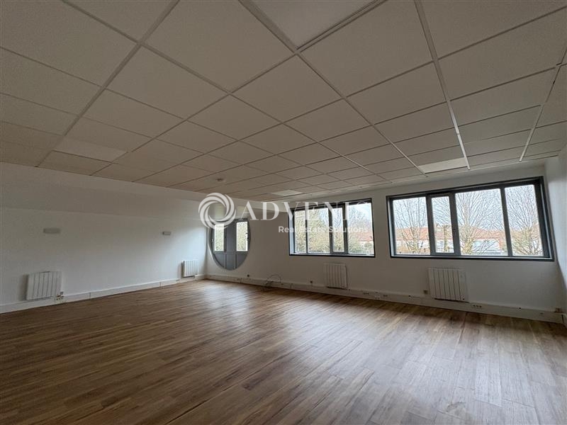 Location Bureaux VOISINS LE BRETONNEUX (78960) - Photo 3