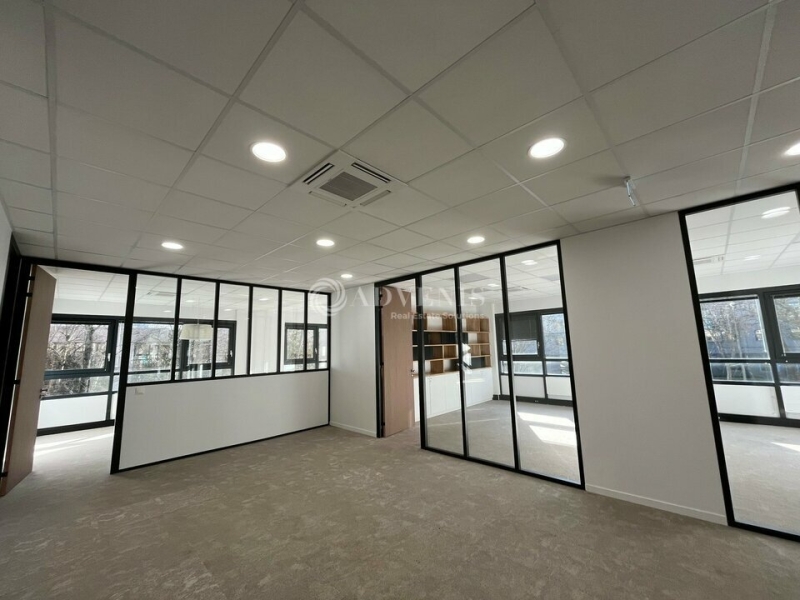 Location Bureaux GUYANCOURT (78280) - Photo 2