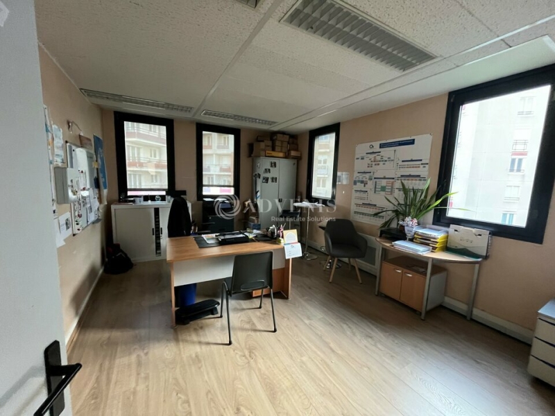 Location Bureaux MONTIGNY LE BRETONNEUX (78180) - Photo 5