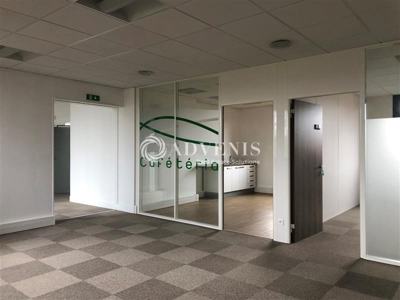 Location Bureaux MONTIGNY LE BRETONNEUX (78180) - Photo 4