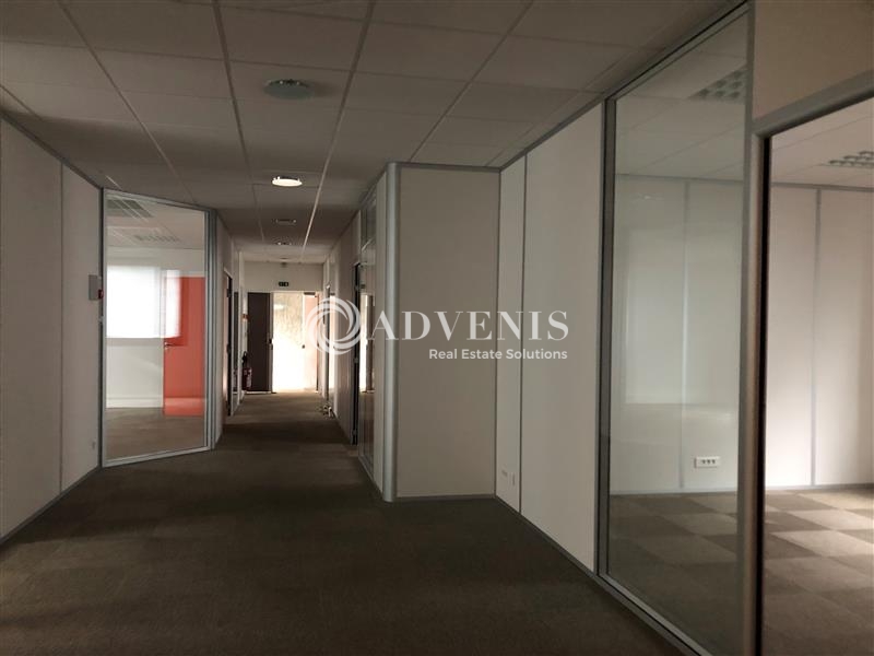 Location Bureaux MONTIGNY LE BRETONNEUX (78180) - Photo 6