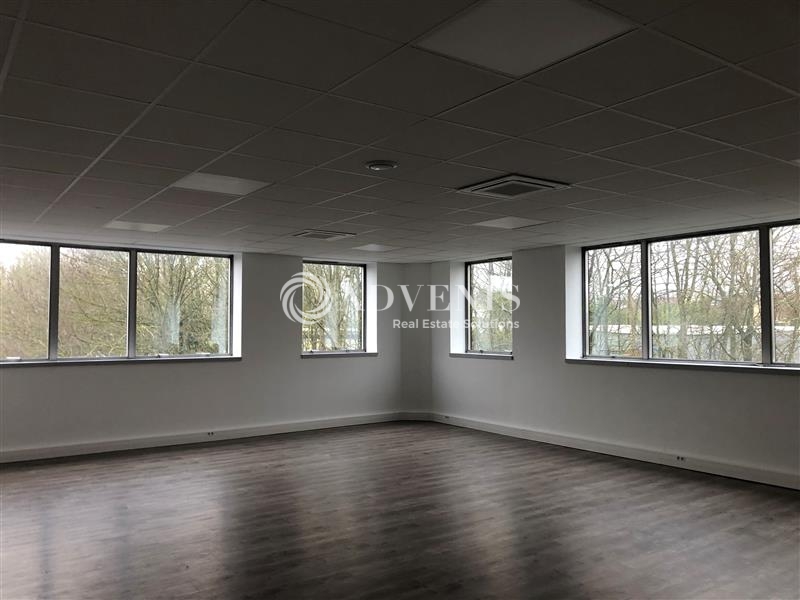 Location Bureaux VOISINS LE BRETONNEUX (78960) - Photo 4