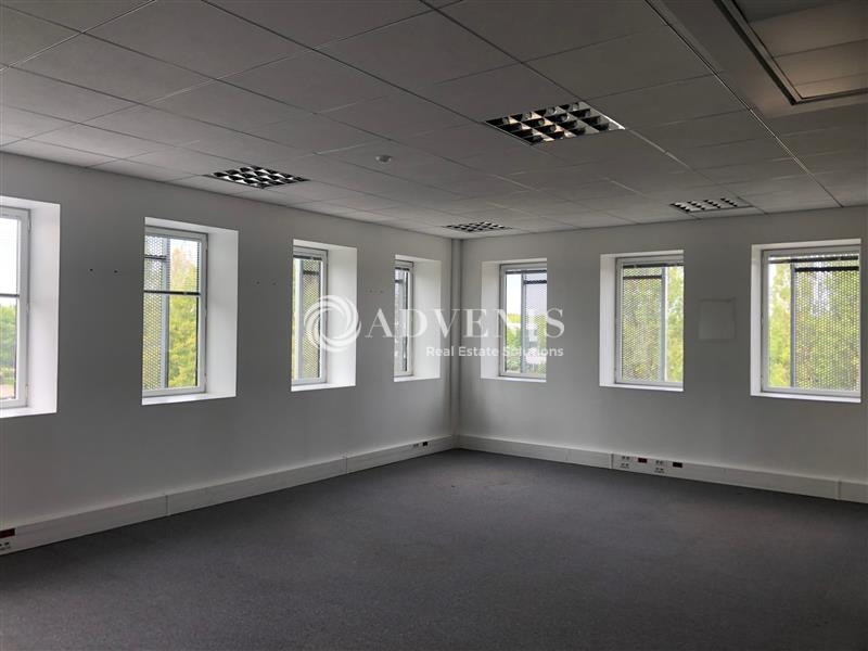 Location Bureaux MONTIGNY LE BRETONNEUX (78180) - Photo 3