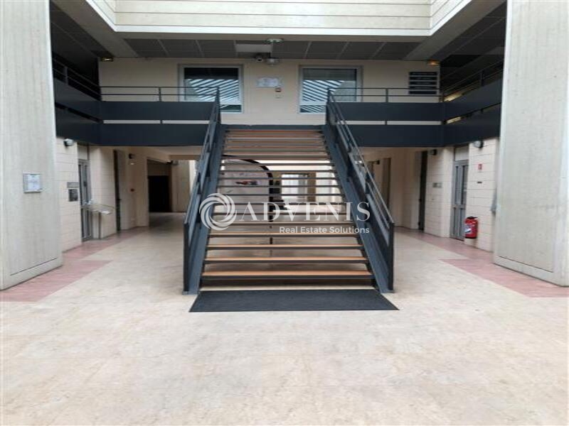 Location Bureaux et activités légères MONTIGNY LE BRETONNEUX (78180) - Photo 2