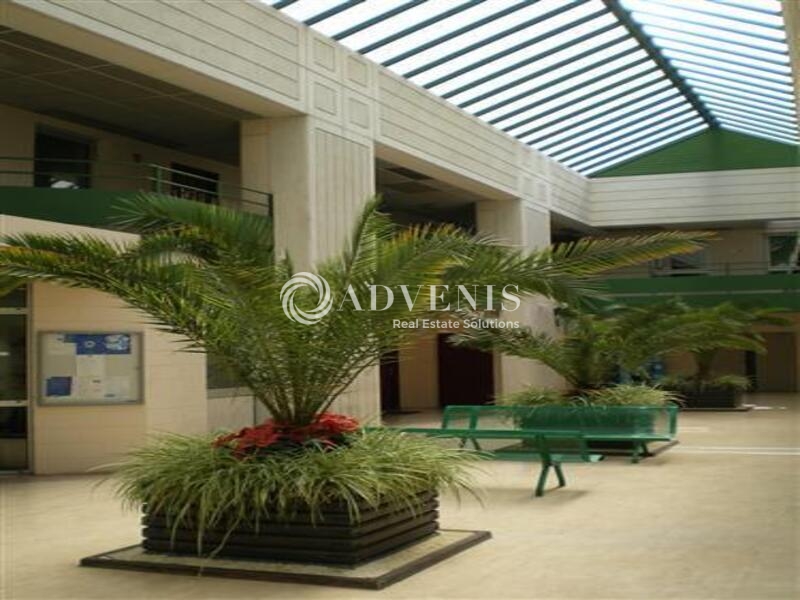 Location Bureaux et activités légères MONTIGNY LE BRETONNEUX (78180) - Photo 4