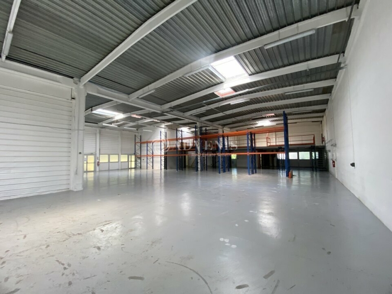 Location Entrepôts TRAPPES (78190) - Photo 1