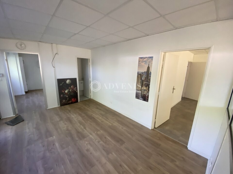 Location Entrepôts TRAPPES (78190) - Photo 3