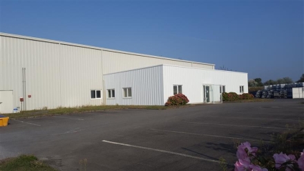 Transaction : location d’un bâtiment d’activités de 1500 m² à Hillion (22 Côtes-d'Armor)
